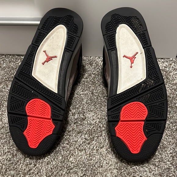 Retro 4 Jordan’s - Picture 4 of 12